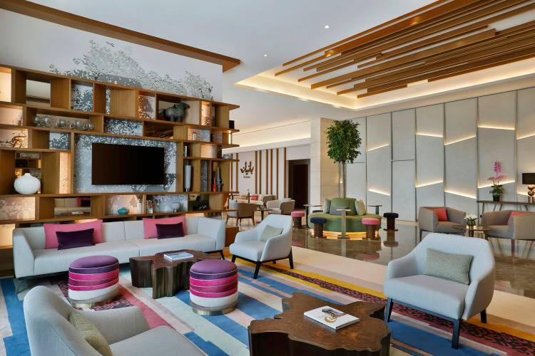 1 фото отеля "DoubleTree by Hilton Sharjah Waterfront Hotel & Residences"