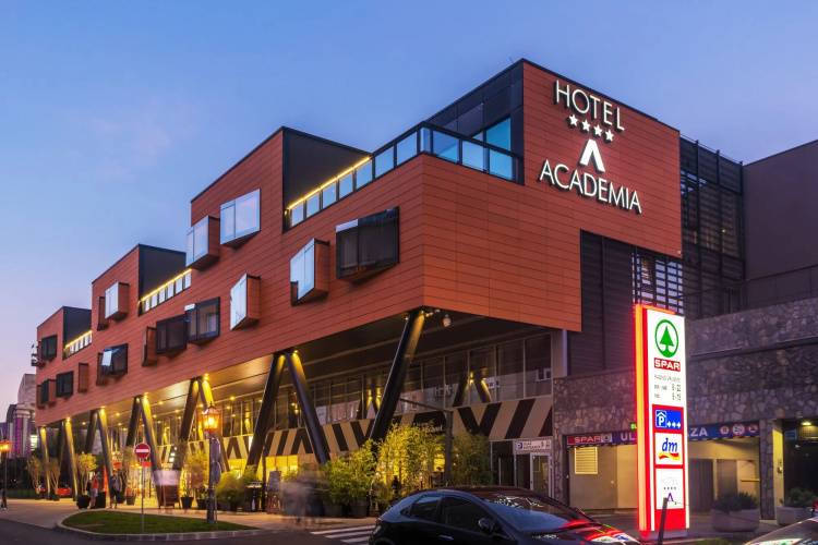 1 фото отеля "Hotel Academia"