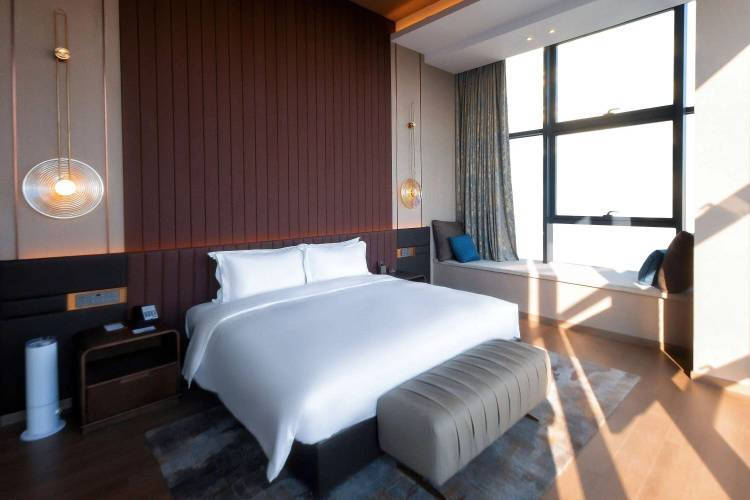 1 фото отеля "Wyndham Dalian Jinpu"
