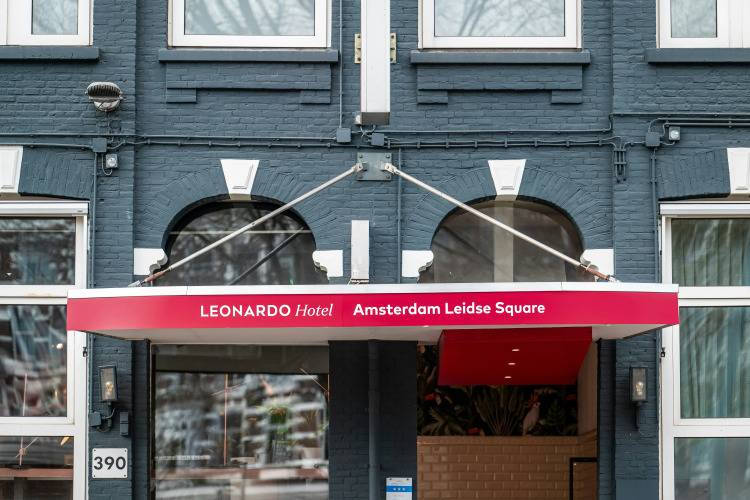 1 фото отеля "Leonardo Hotel Amsterdam Leidse Square"