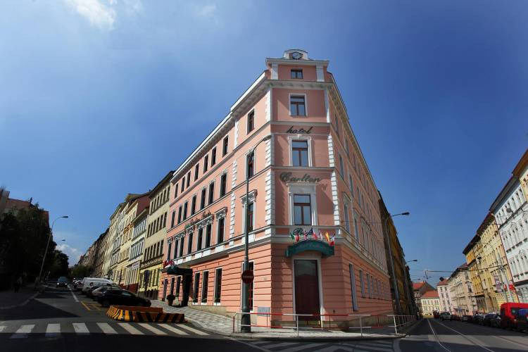 1 фото отеля "Hotel Carlton"