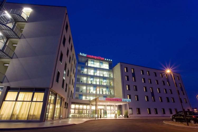 1 фото отеля "Hotel Cosmopolitan Bologna"
