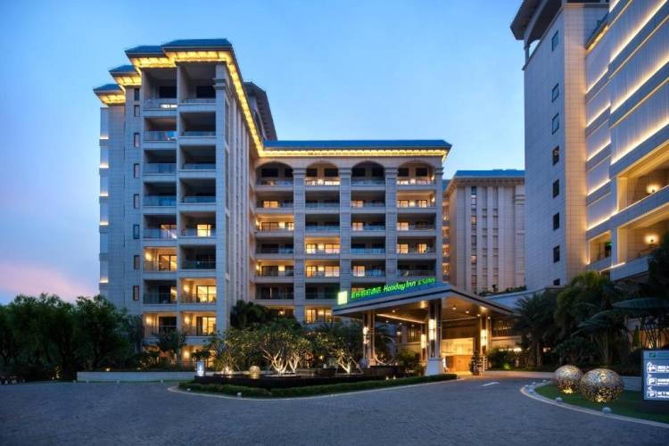 1 фото отеля "Holiday Inn and Suites Sanya Yalong Bay"