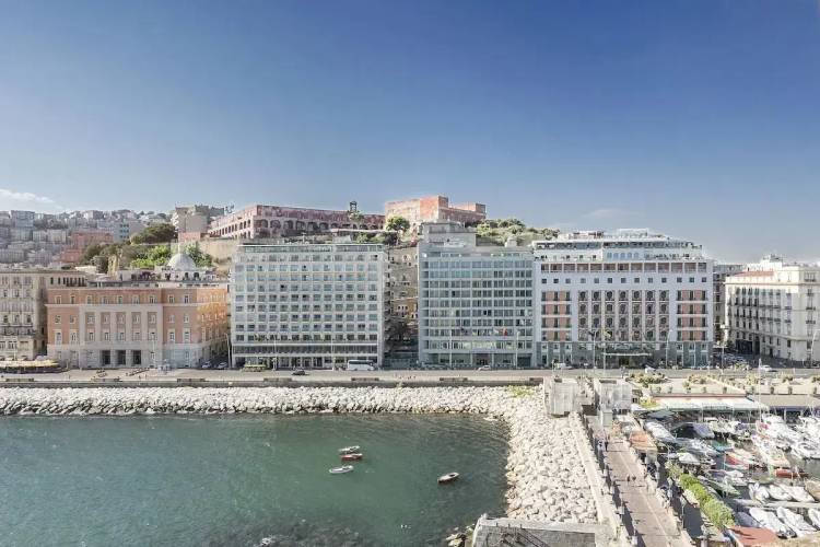 1 фото отеля "Отель Royal Continental Hotel Naples"