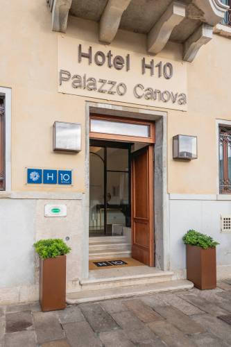 1 фото отеля "H10 Palazzo Canova"