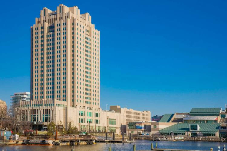 1 фото отеля "Hilton Philadelphia at Penn's Landing"
