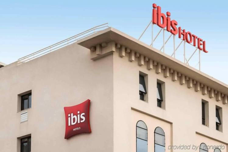 1 фото отеля "ibis Tunis"