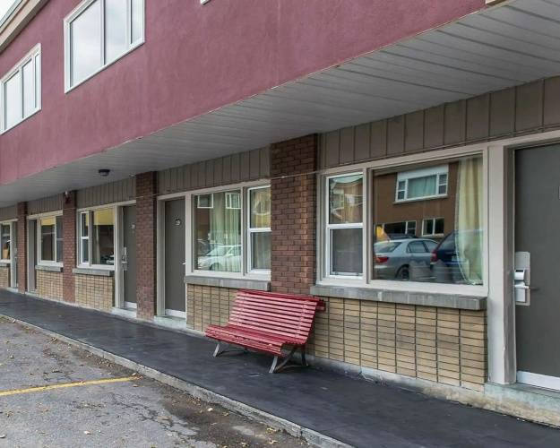 1 фото отеля "Econo Lodge Downtown Ottawa"