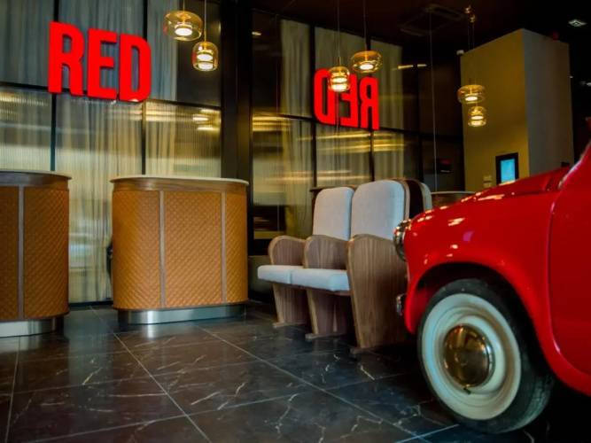 1 фото отеля "Отель Radisson RED Belgrade"