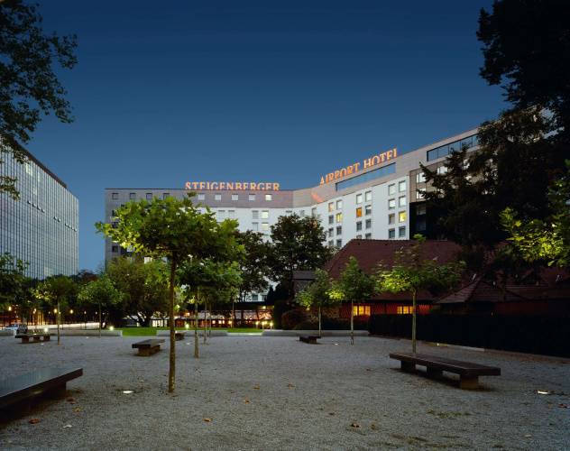 1 фото отеля "Steigenberger Airport Hotel Frankfurt"