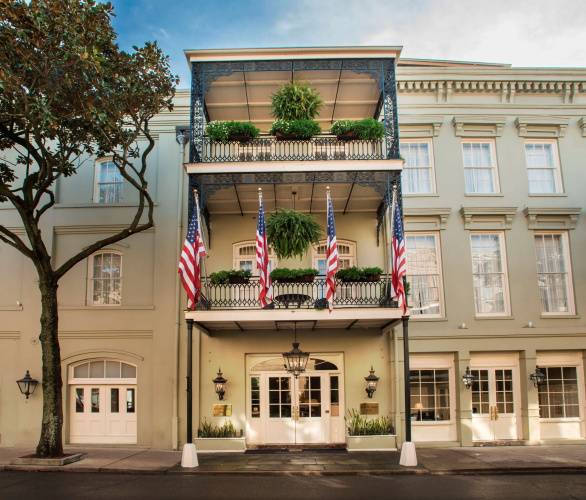 1 фото отеля "Bienville House"