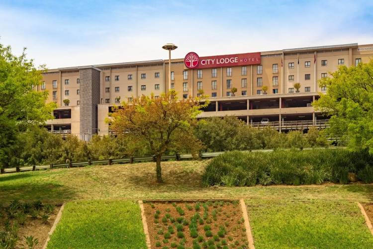 1 фото отеля "City Lodge Hotel at OR Tambo International Airport"
