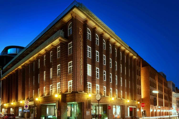1 фото отеля "Renaissance Hamburg Hotel"