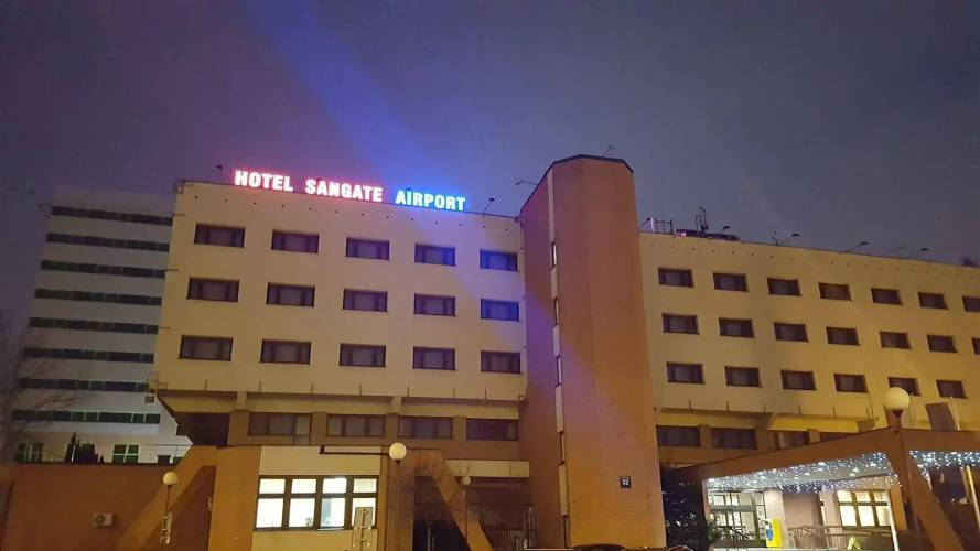 1 фото отеля "Sangate Hotel Airport"
