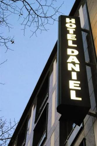 1 фото отеля "Hotel Daniel"