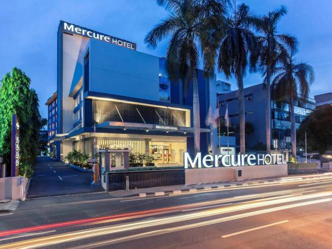 1 фото отеля "Mercure Jakarta Cikini"