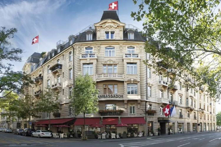 1 фото отеля "Small Luxury Hotel Ambassador Zürich"