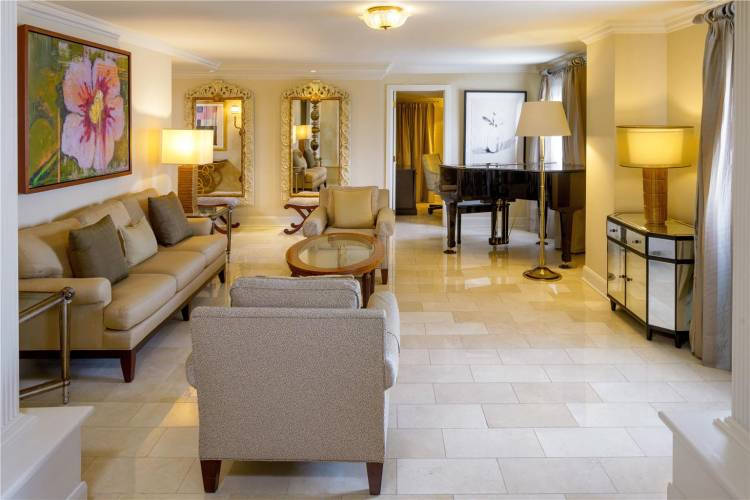 1 фото отеля "The Royal Sonesta New Orleans"