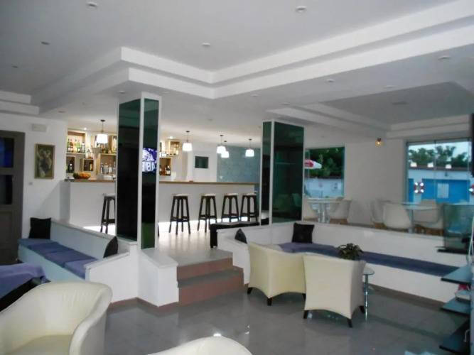 1 фото отеля "Koala Hotel"