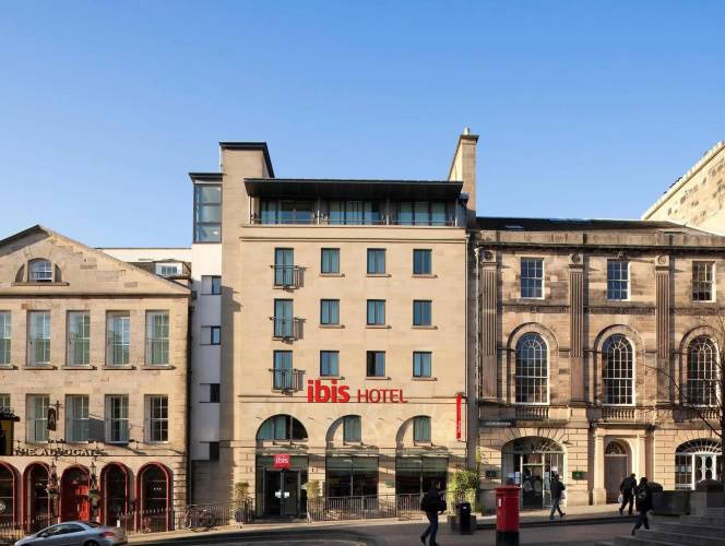 1 фото отеля "ibis Edinburgh Centre Royal Mile"