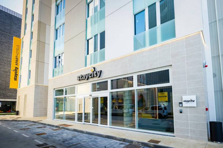 1 фото отеля "Staycity Aparthotels, Venice, Mestre"