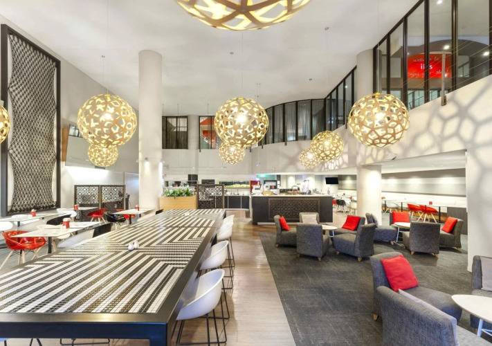 1 фото отеля "ibis Melbourne Hotel and Apartments"