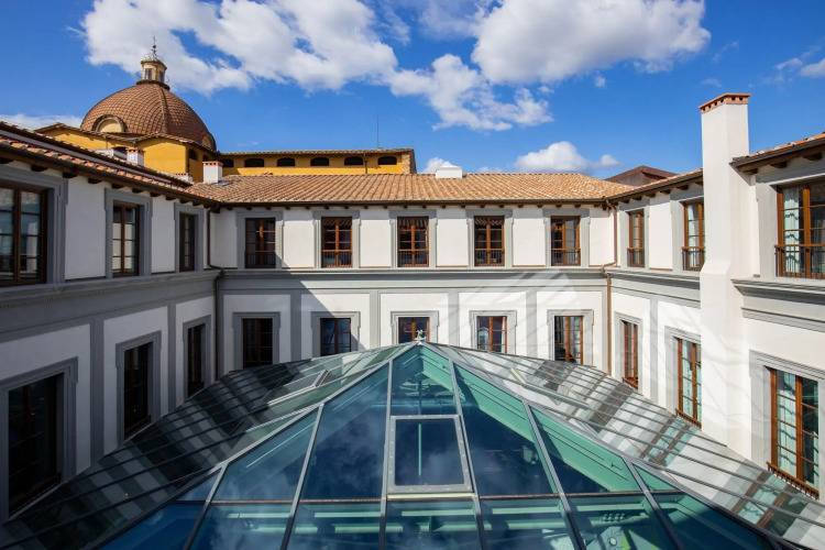 1 фото отеля "Отель 25hours Hotel Florence Piazza San Paolino"