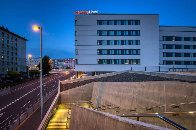1 фото отеля "IntercityHotel Graz"