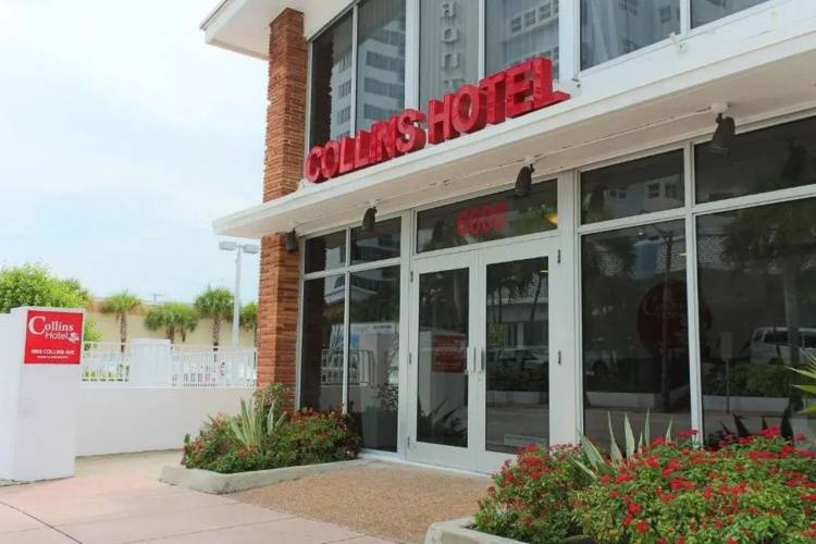 1 фото отеля "Collins Hotel"