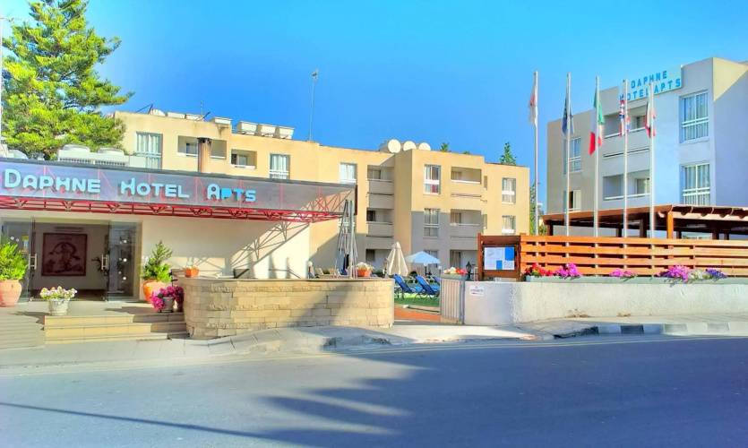 1 фото отеля "M Boutique Hotel - Designed for Adults"