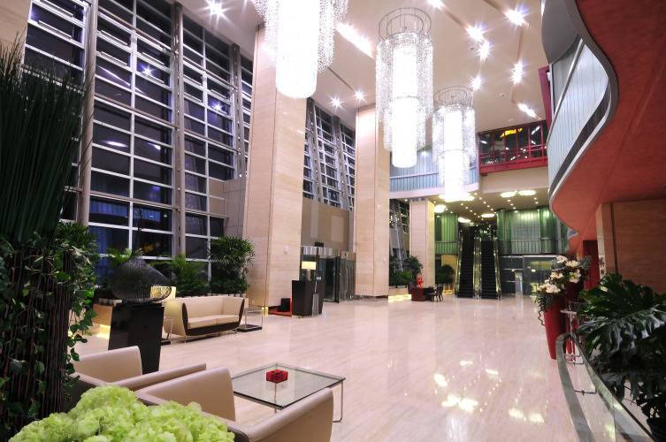 1 фото отеля "Holiday Inn Xi'an High-tech Central by IHG"