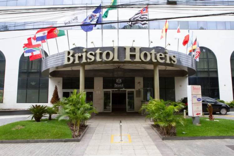 1 фото отеля "Bristol International Airport Hotel"
