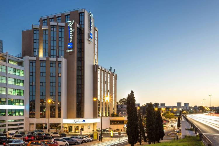 1 фото отеля "Radisson Blu Hotel"