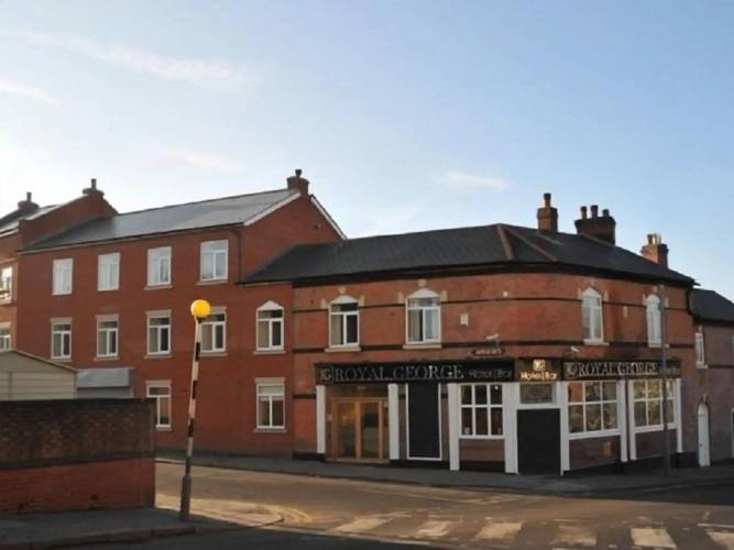 1 фото отеля "The Royal George Hotel"