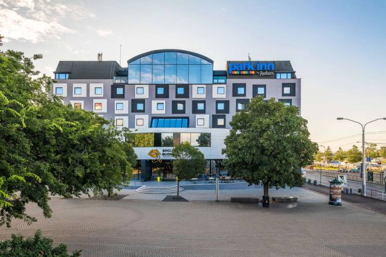 1 фото отеля "Park Inn by Radisson Danube Bratislava"