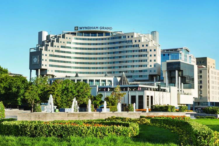 1 фото отеля "Отель Wyndham Grand Kayseri"