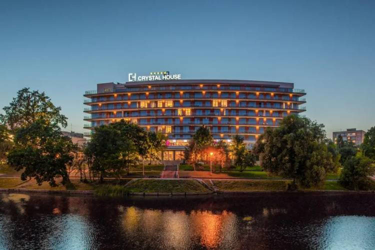 1 фото отеля "Отель Crystal House Suite Hotel & Spa"