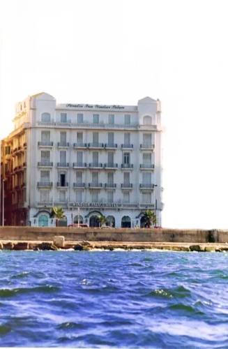 1 фото отеля "Отель Windsor Palace Luxury Heritage Hotel Since 1906"