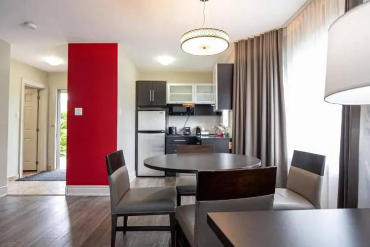 1 фото отеля "Ramada Ottawa on the Rideau"