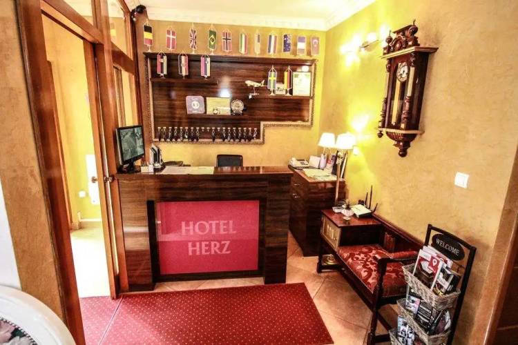 1 фото отеля "Hotel Herc"
