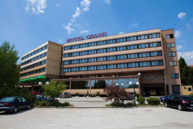 1 фото отеля "Hotel Grand"