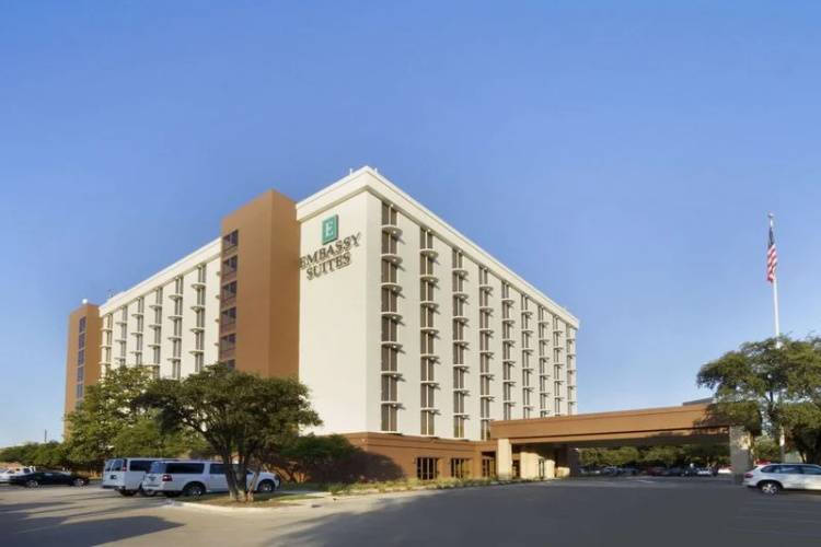 1 фото отеля "Embassy Suites By Hilton Dallas Market Center"