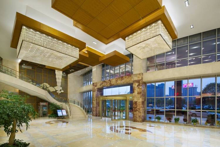 1 фото отеля "Zhangjiajie Huatian Hotel"