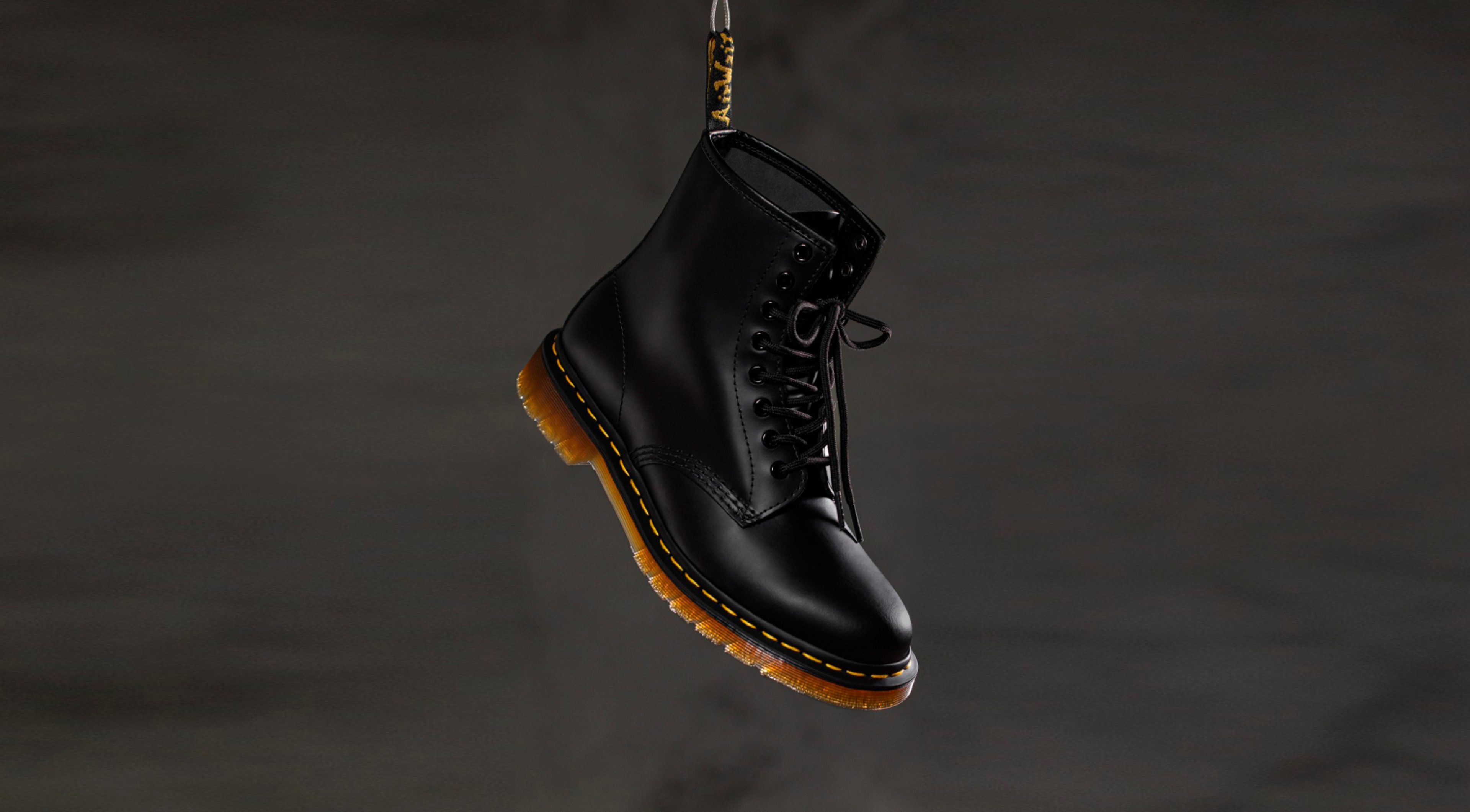 Ботинки, которые полюбили и панки, и бабушки, — Dr. Martens 1460