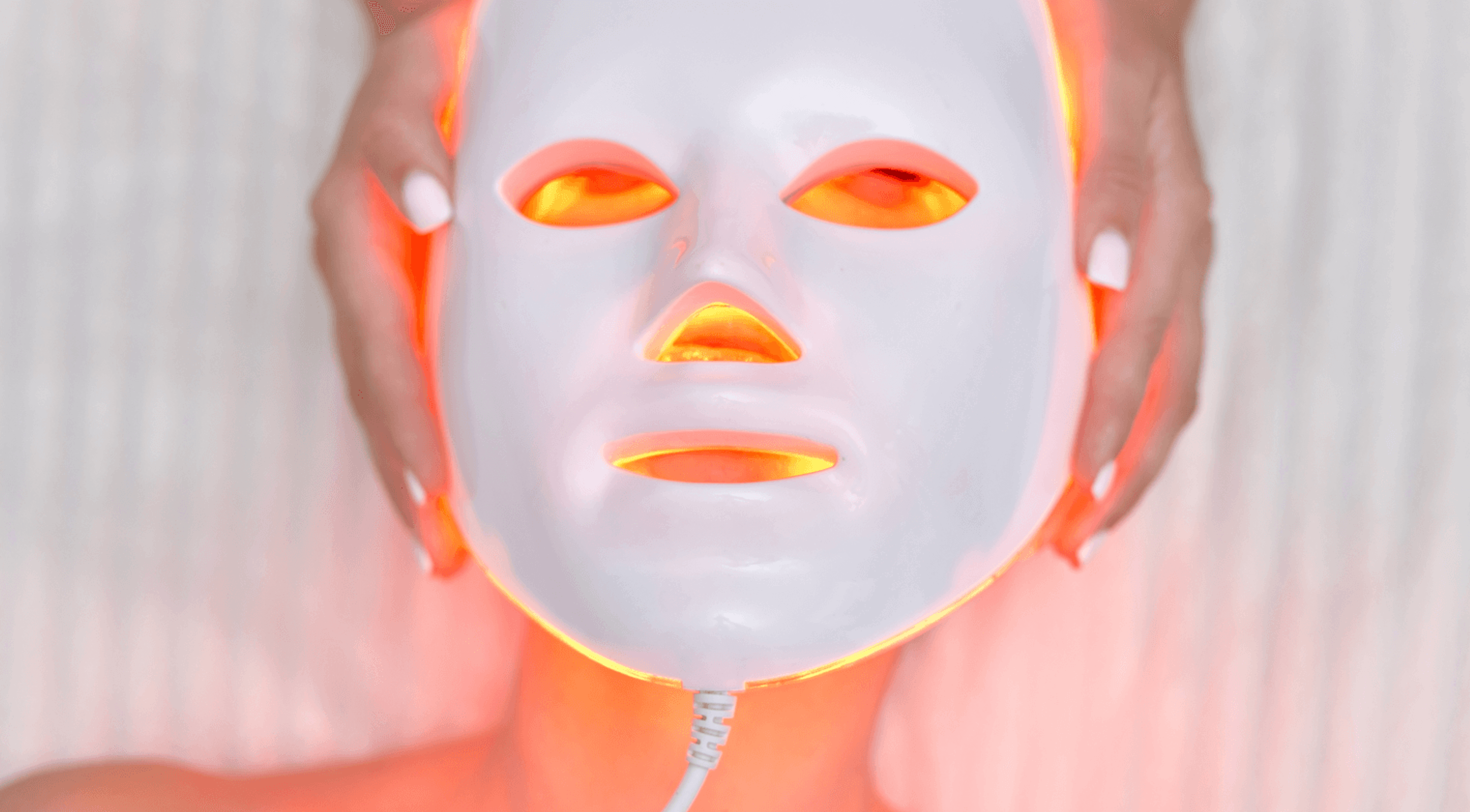 Есть ли эффект от домашних LED-масок? Отвечает косметолог