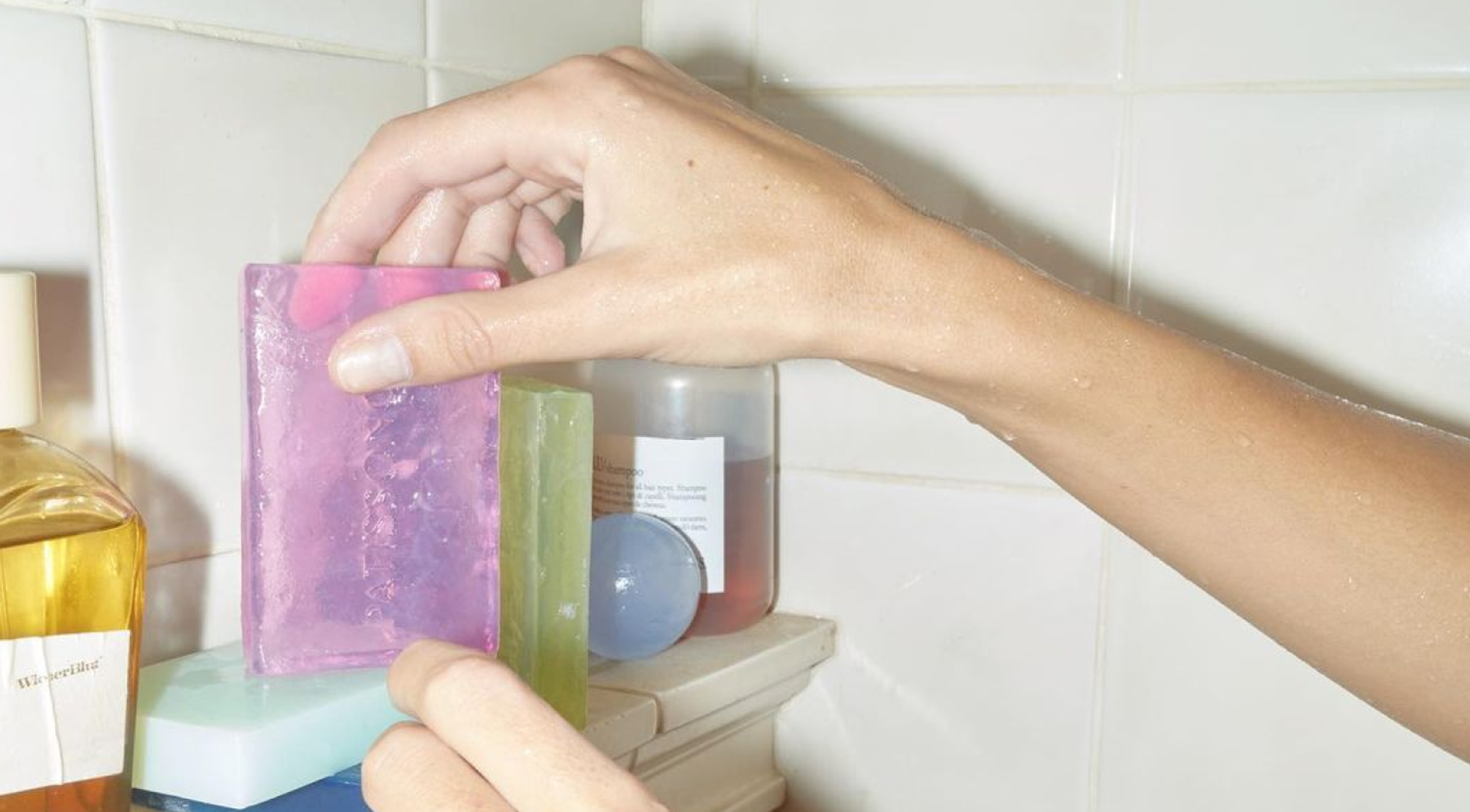 Чем заняться 3 января: устроить ленивое домашнее спа и сделать наконец пилинг головы