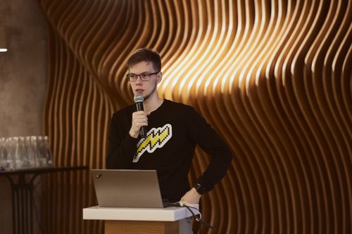 https://imgproxy.cdn-tinkoff.ru/weight500/aHR0cHM6Ly9jZG4udGJhbmsucnUvc3RhdGljL21lZXR1cHMvYXJjaGl2ZS81MGExZDQ2Yi05ZTAyLTQ3ZmItYTM1Ni1iNjhhNWNhYmVjZjcuanBn