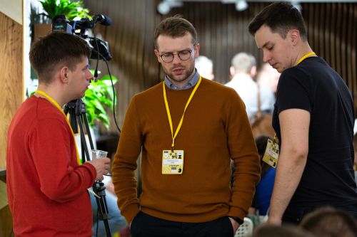 https://imgproxy.cdn-tinkoff.ru/weight500/aHR0cHM6Ly9jZG4udGJhbmsucnUvc3RhdGljL21lZXR1cHMvYXJjaGl2ZS8wZjI5ZmJmNy1kYTM5LTRmZjgtOGJkZC01YzY1NWZhNzgwY2QuanBn