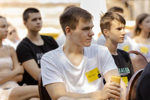 https://imgproxy.cdn-tinkoff.ru/weight500/aHR0cHM6Ly9jZG4udGJhbmsucnUvc3RhdGljL21lZXR1cHMvYXJjaGl2ZS8xNDliMGRlOC00N2YxLTRiOTYtODcyZS1iMDlkYmJmZTIzYzMuanBn