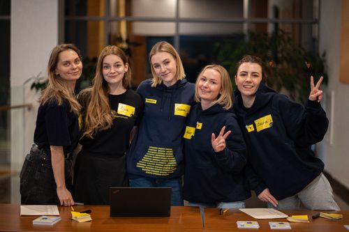 https://imgproxy.cdn-tinkoff.ru/weight500/aHR0cHM6Ly9jZG4udGJhbmsucnUvc3RhdGljL21lZXR1cHMvYXJjaGl2ZS8zYWM2NTdiOS1kMjMyLTQzMmUtOTM0YS01MzY0NGUzODA1ZDcuanBn